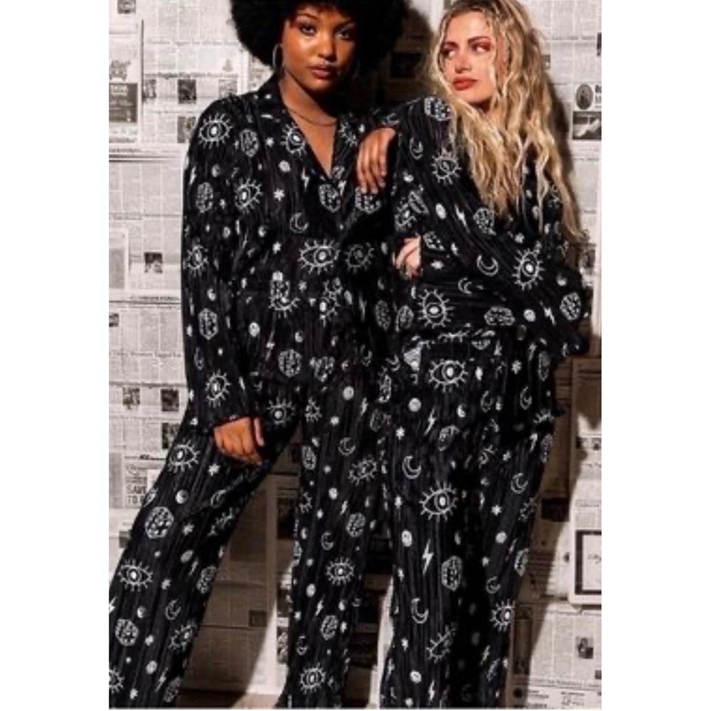 Dressed in LALA What's Your Sign Pant Set Size Large Pristine Condition